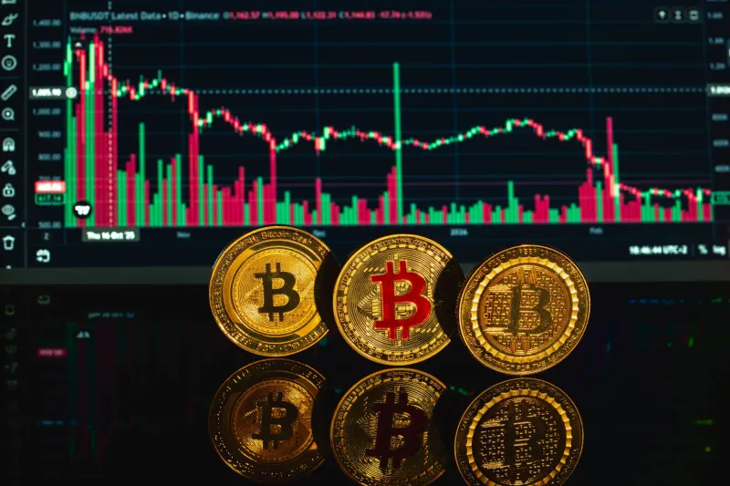 When the Pool Goes Dry: How Liquidity Providers Abandon Token Pairs at the Worst Possible Moment